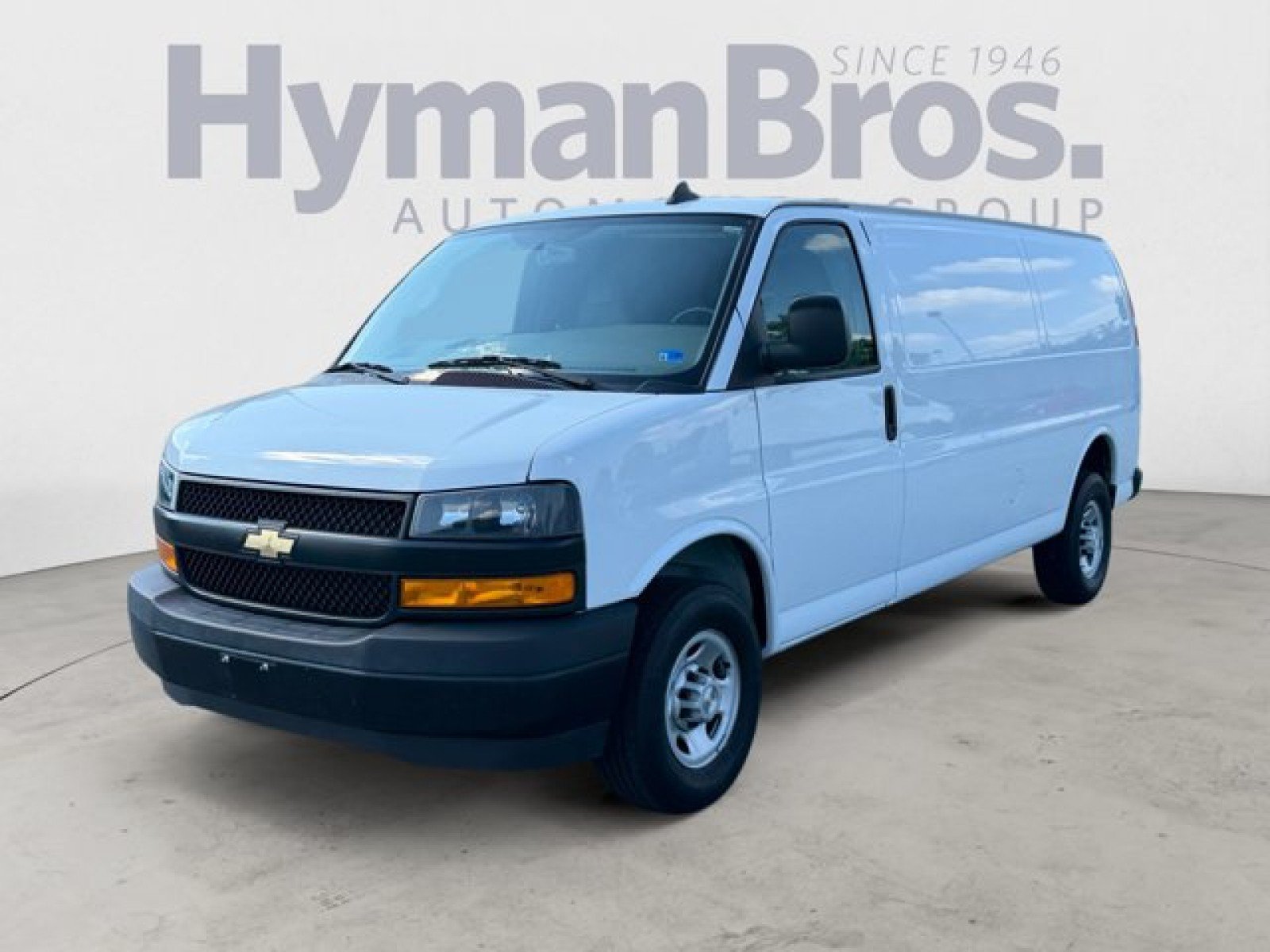 Used 2022 Chevrolet Express 2500 Extended w/ Driver Convenience Package RWD image 7