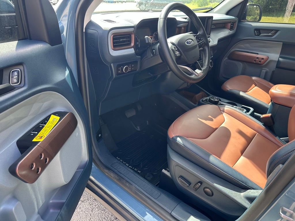 Used 2023 Ford Maverick Lariat FWD image 12