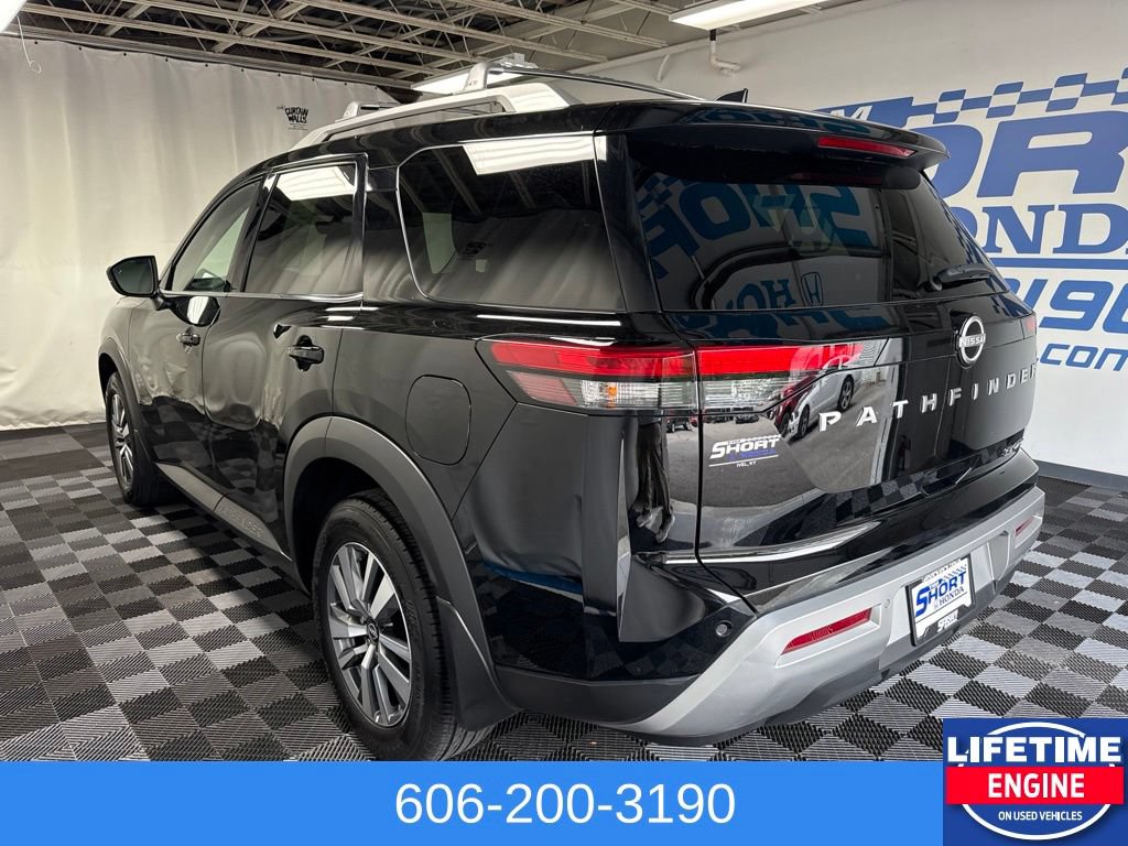 Used 2024 Nissan Pathfinder SL AWD/4WD image 9
