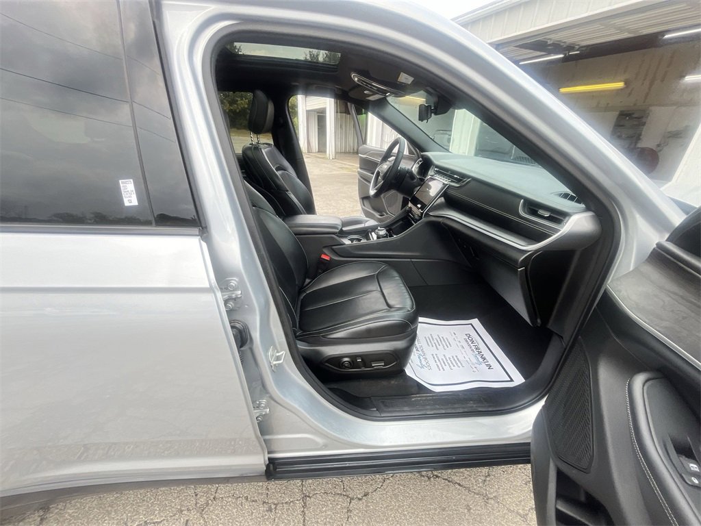 Used 2024 Jeep Grand Cherokee L Limited w/ Luxury Tech Group II image 26