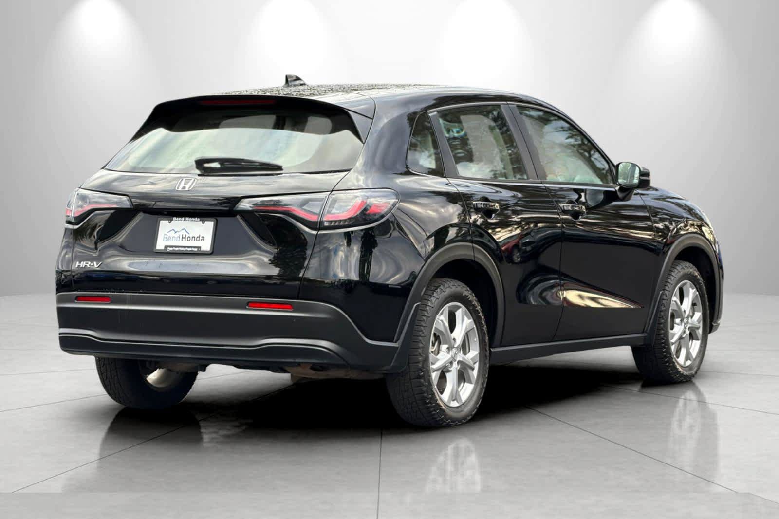 Used 2023 Honda HR-V LX image 2