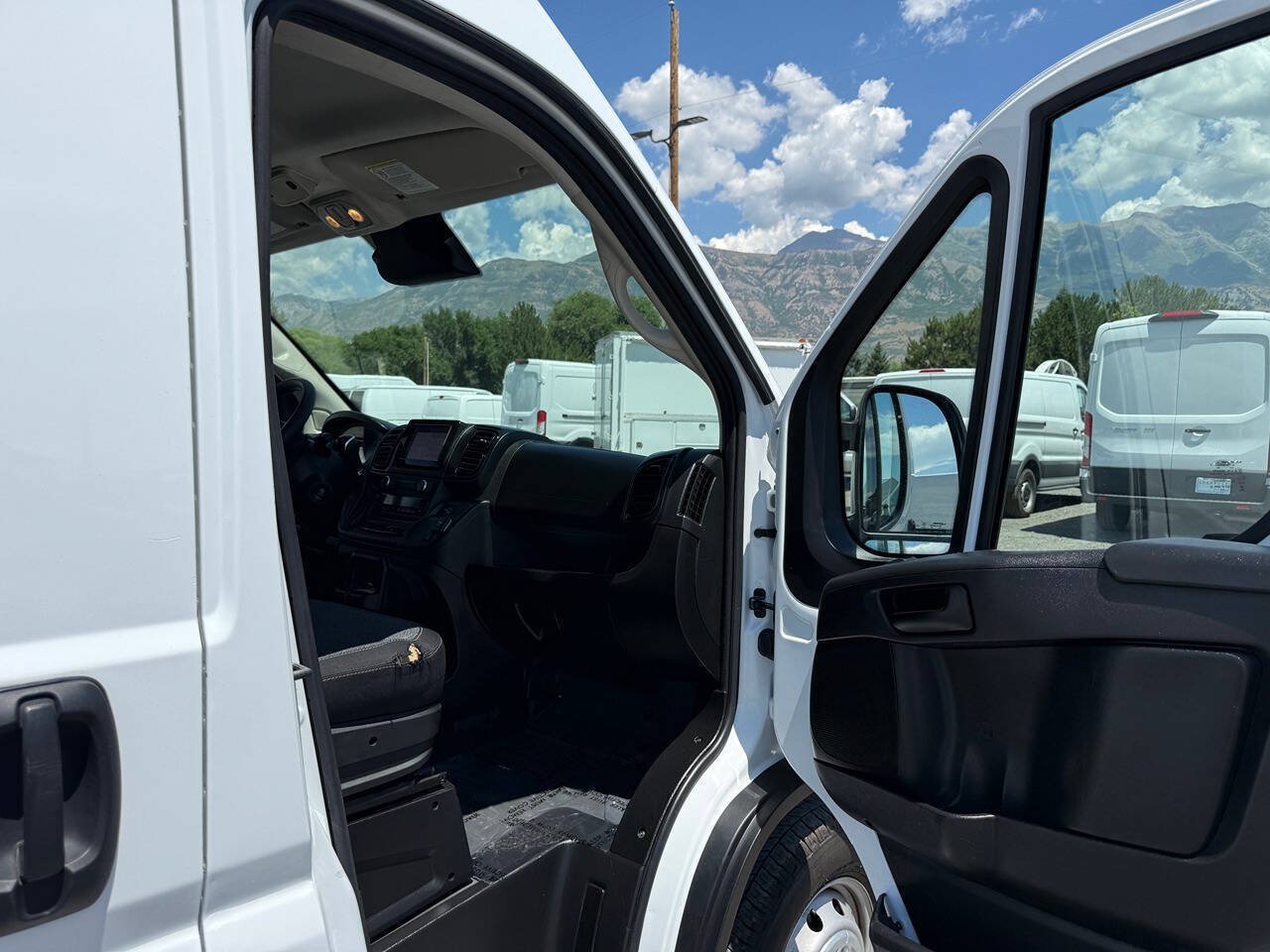 Used 2023 RAM ProMaster 2500 FWD image 17