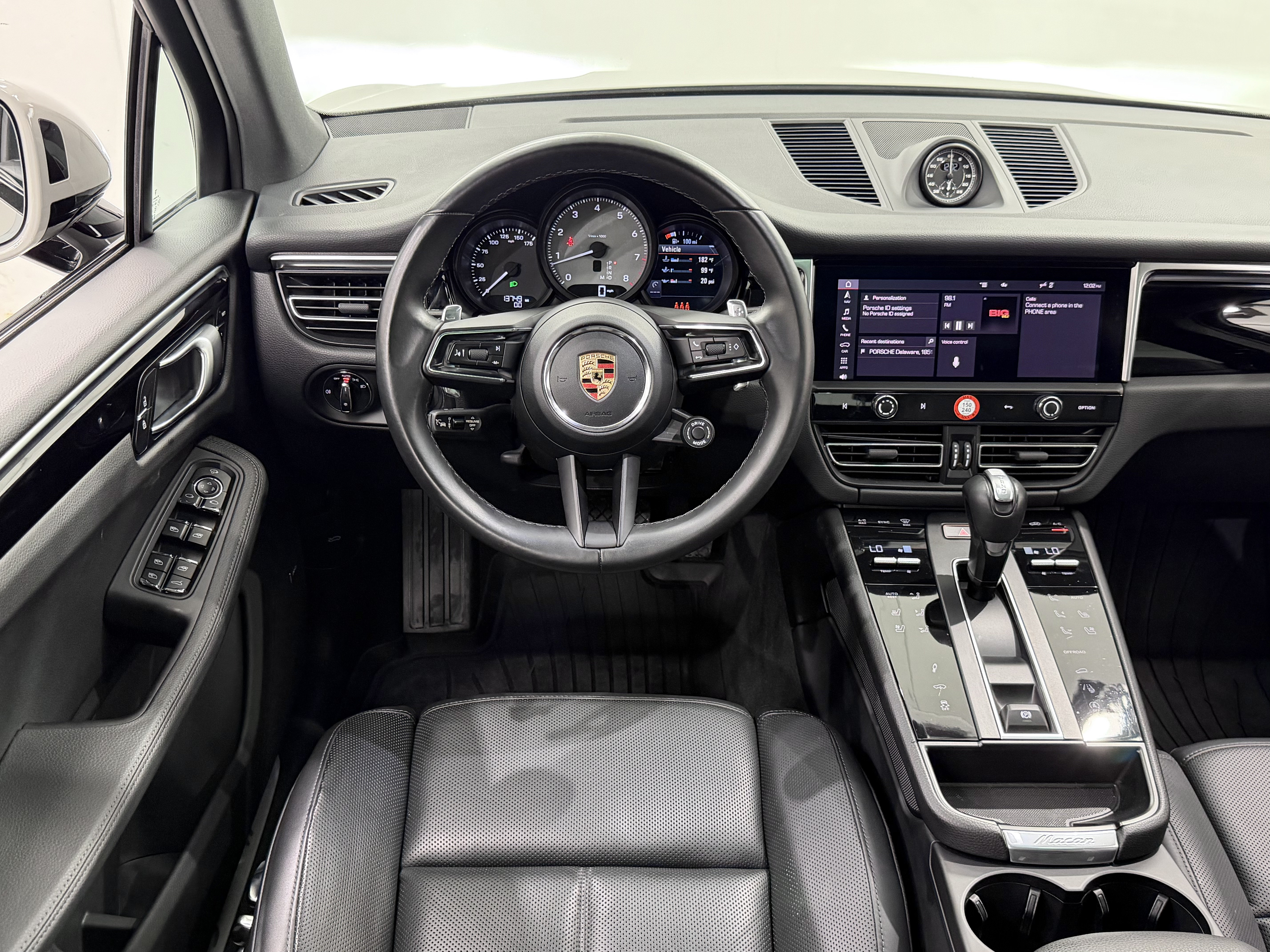Certified 2023 Porsche Macan S AWD/4WD image 25