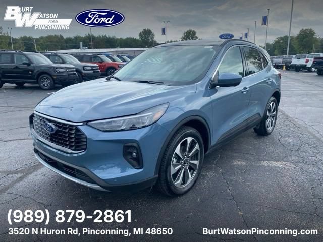 Used 2024 Ford Escape Platinum w/ Premium Technology Package AWD/4WD image 1