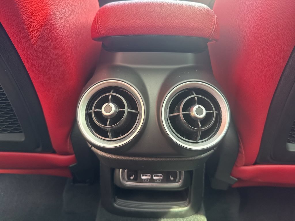Used 2023 Alfa Romeo Stelvio Veloce AWD/4WD image 56