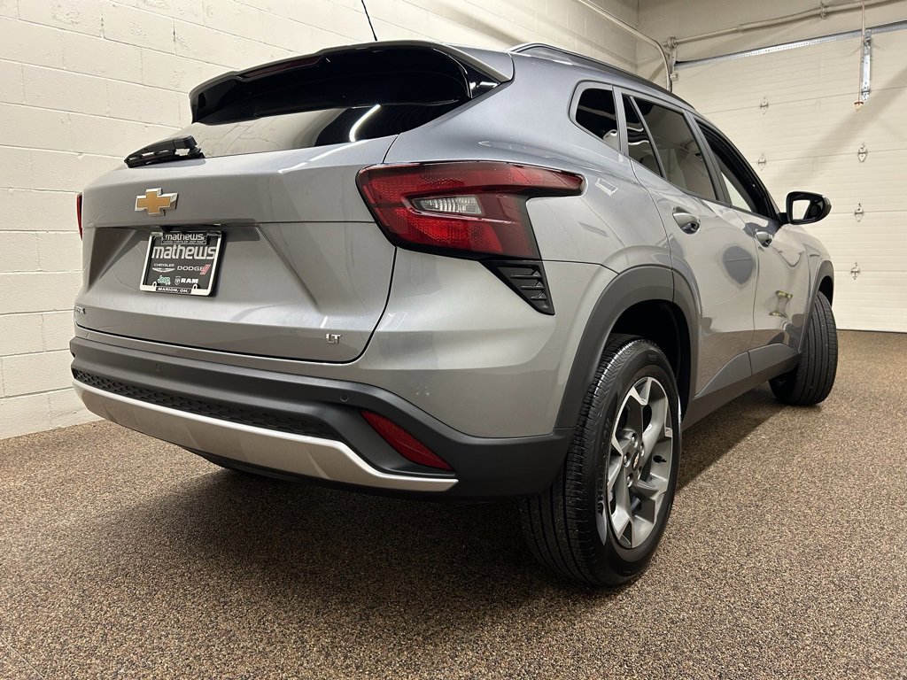 Used 2025 Chevrolet Trax LT w/ Driver Confidence Package image 2