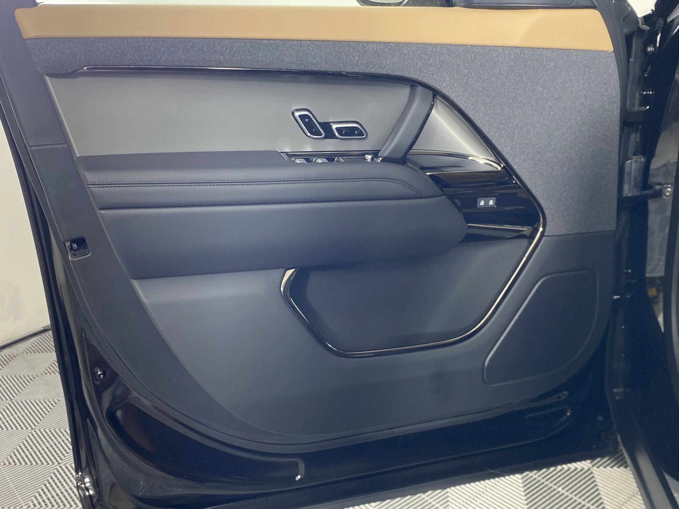 New 2025 Land Rover Range Rover Sport Dynamic SE image 19