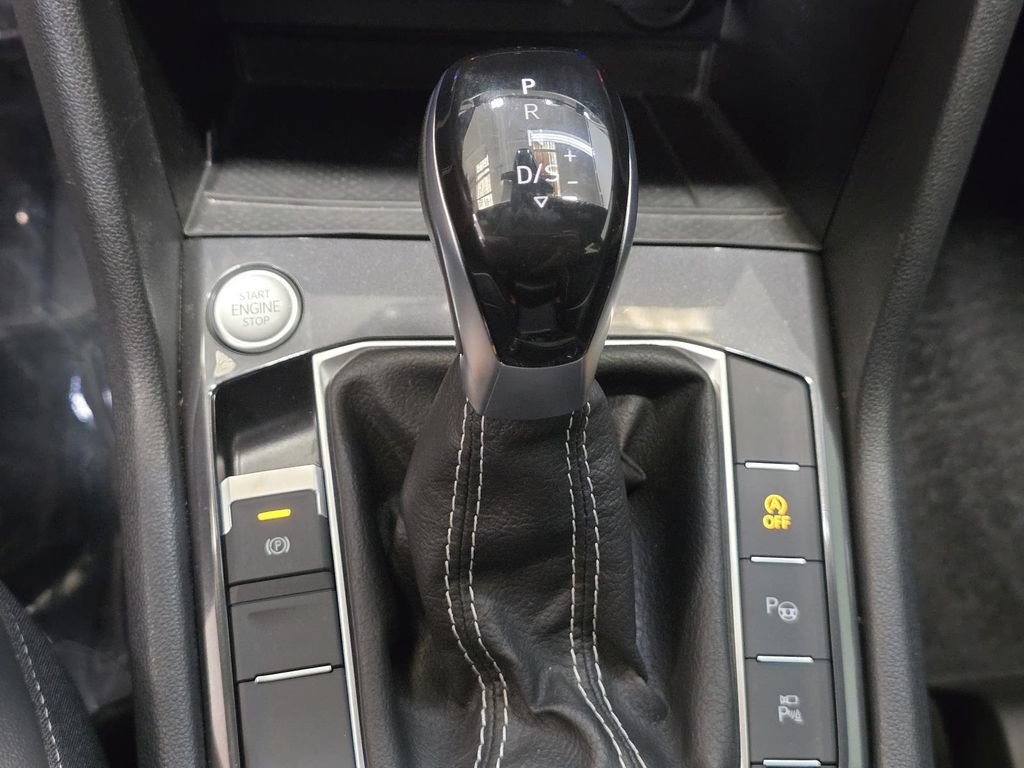 Used 2024 Volkswagen Tiguan SEL R-Line AWD/4WD image 32