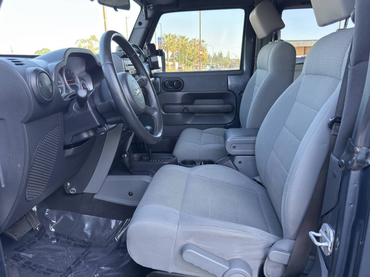 Used 2007 Jeep Wrangler Sahara w/ Dual Top Group AWD/4WD image 9