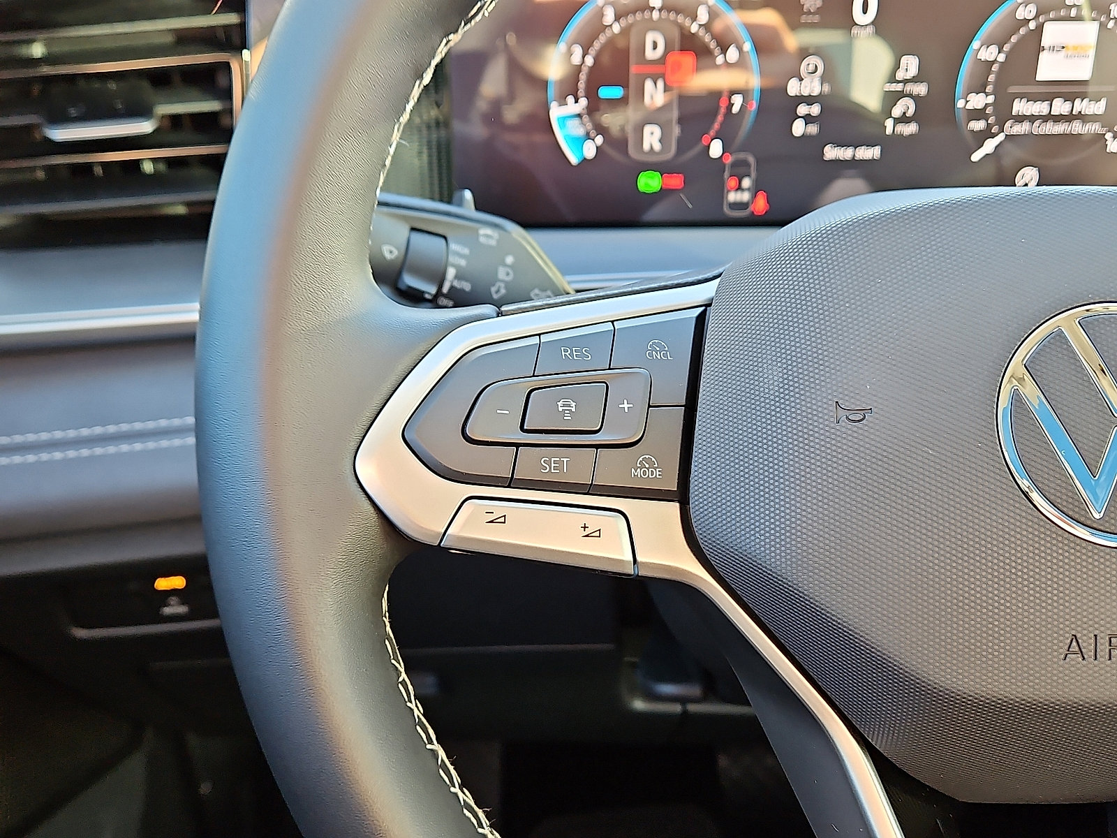 New 2026 Volkswagen Tiguan SE image 16