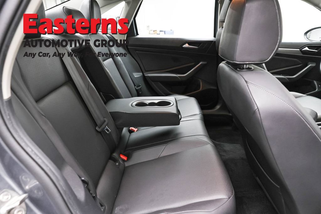 Used 2020 Volkswagen Jetta SE w/ SE Cold Weather Package image 24