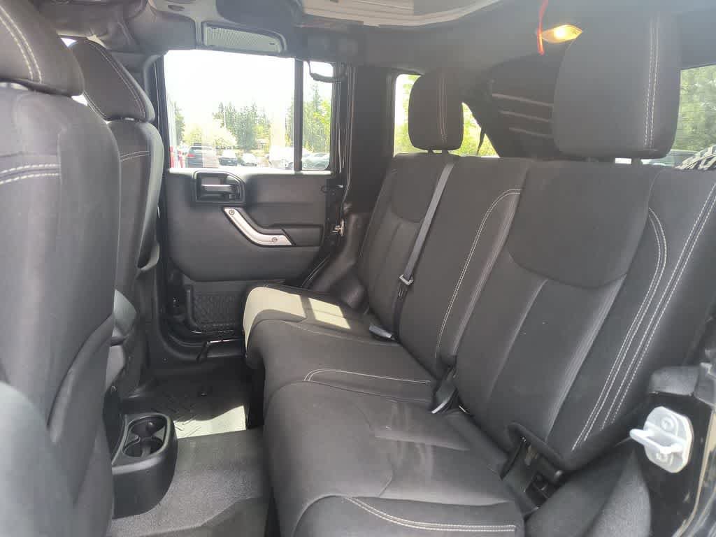 Used 2017 Jeep Wrangler Unlimited Rubicon w/ Connectivity Group AWD/4WD image 20