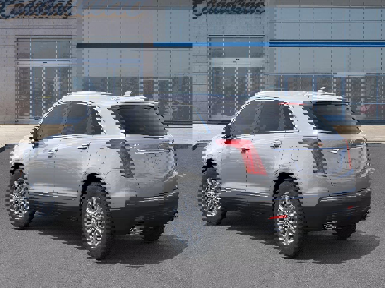 New 2026 Cadillac XT5 Luxury image 3