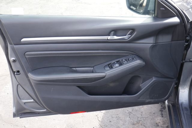 Used 2019 Nissan Altima 2.5 SL FWD image 17