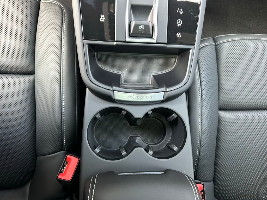 Used 2026 Porsche Macan S image 28