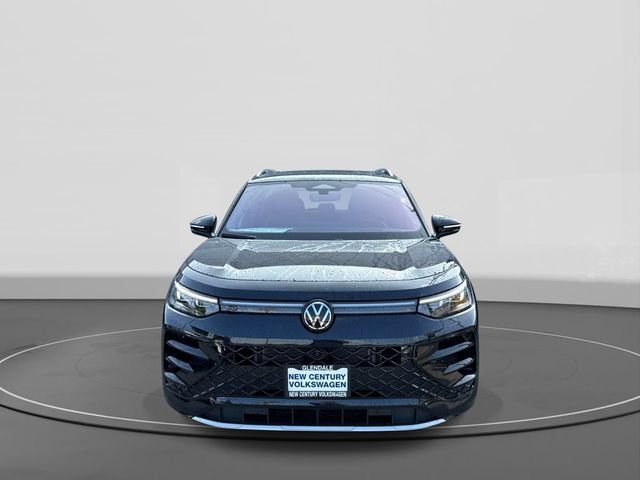 New 2026 Volkswagen Tiguan SEL R-Line AWD/4WD image 2