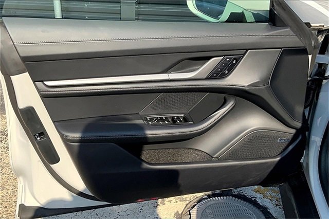 New 2025 Porsche Taycan image 26