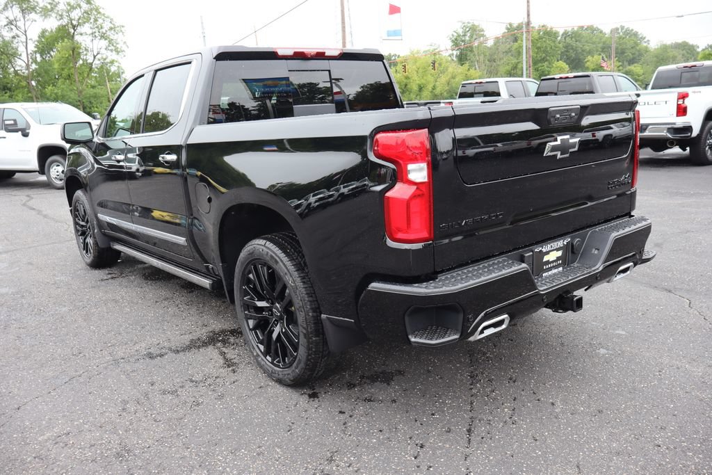 New 2026 Chevrolet Silverado 1500 High Country AWD/4WD image 3