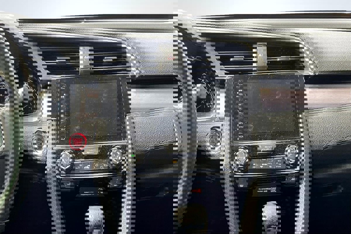 Used 2018 Honda Civic EX-L image 6