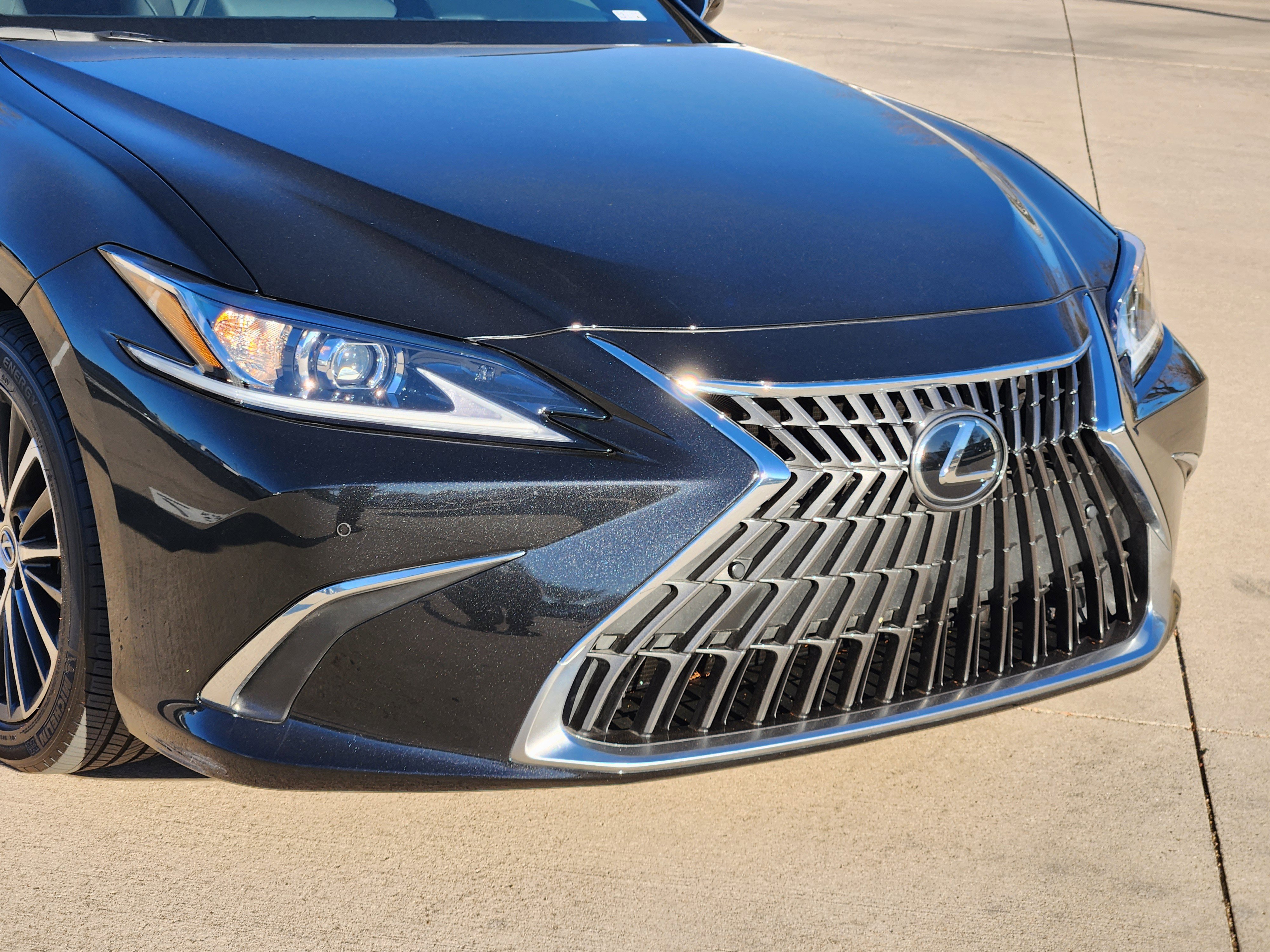 Certified 2023 Lexus ES 350 w/ Premium Package image 7