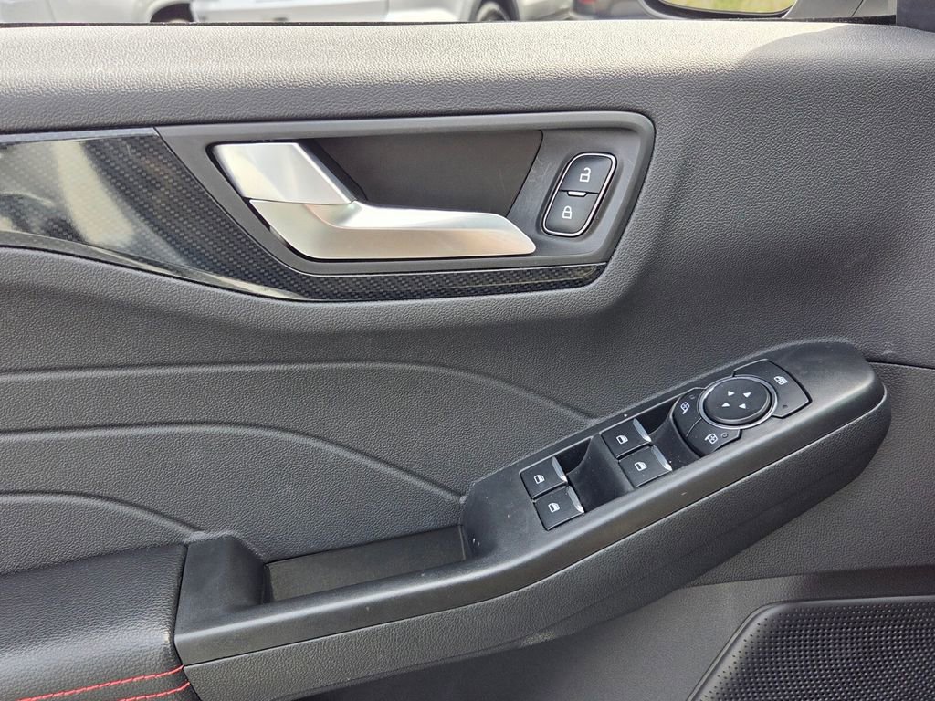 Used 2025 Ford Escape ST-Line w/ Tech Pack #1 image 29