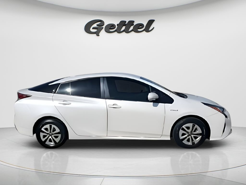 Used 2016 Toyota Prius Two image 9