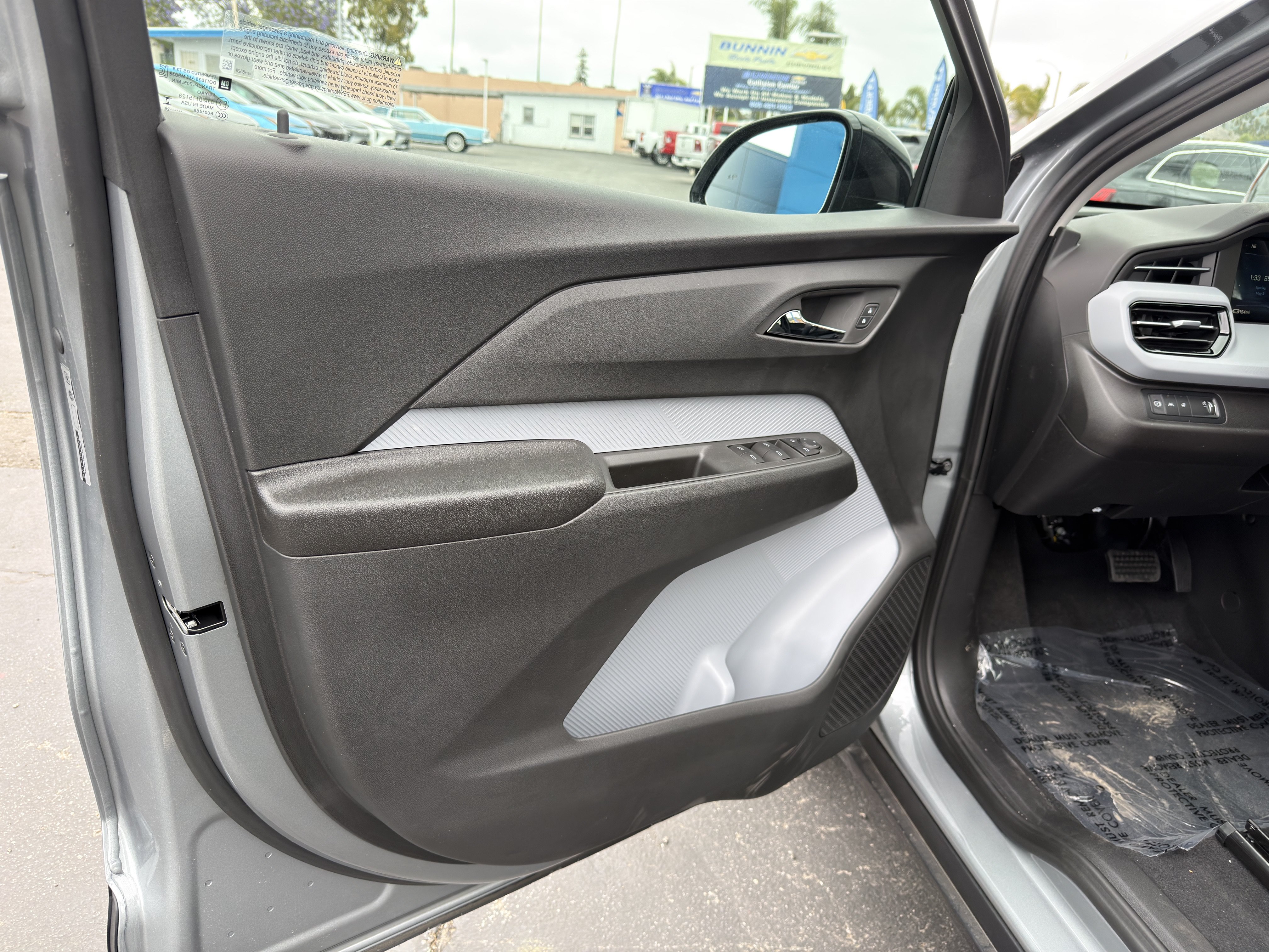 New 2027 Chevrolet Bolt LT w/ Comfort Package FWD image 23
