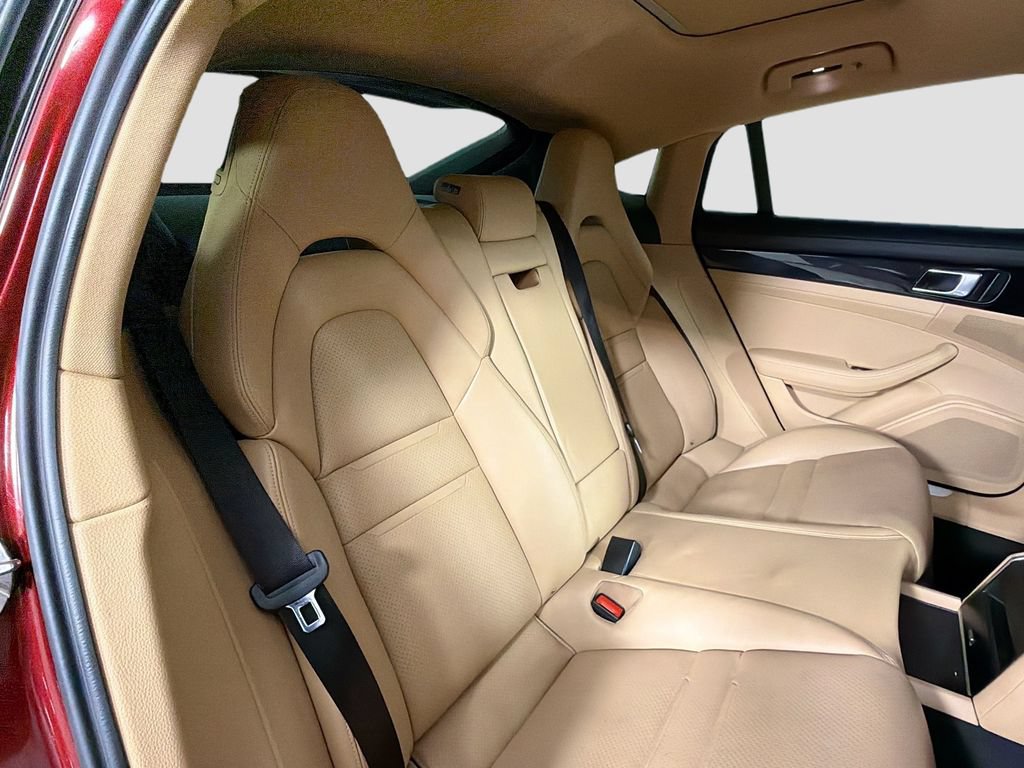 Used 2021 Porsche Panamera RWD image 28