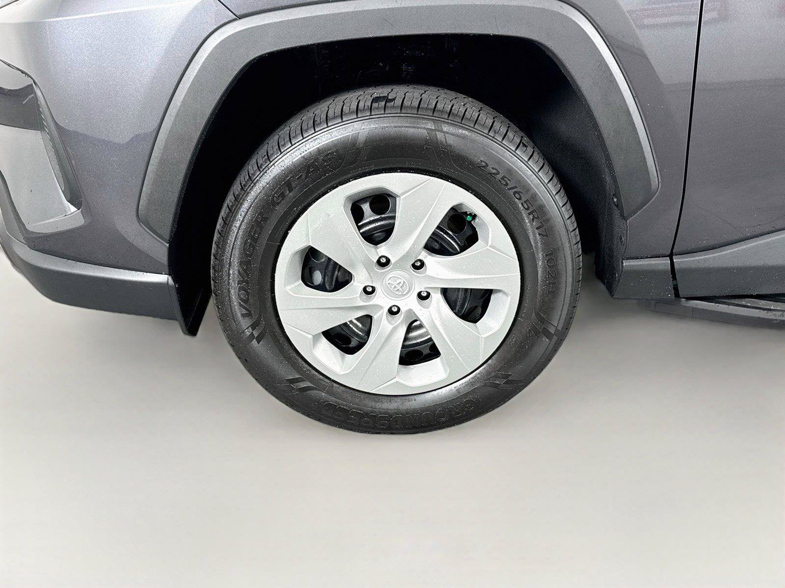 Used 2023 Toyota RAV4 LE FWD image 40