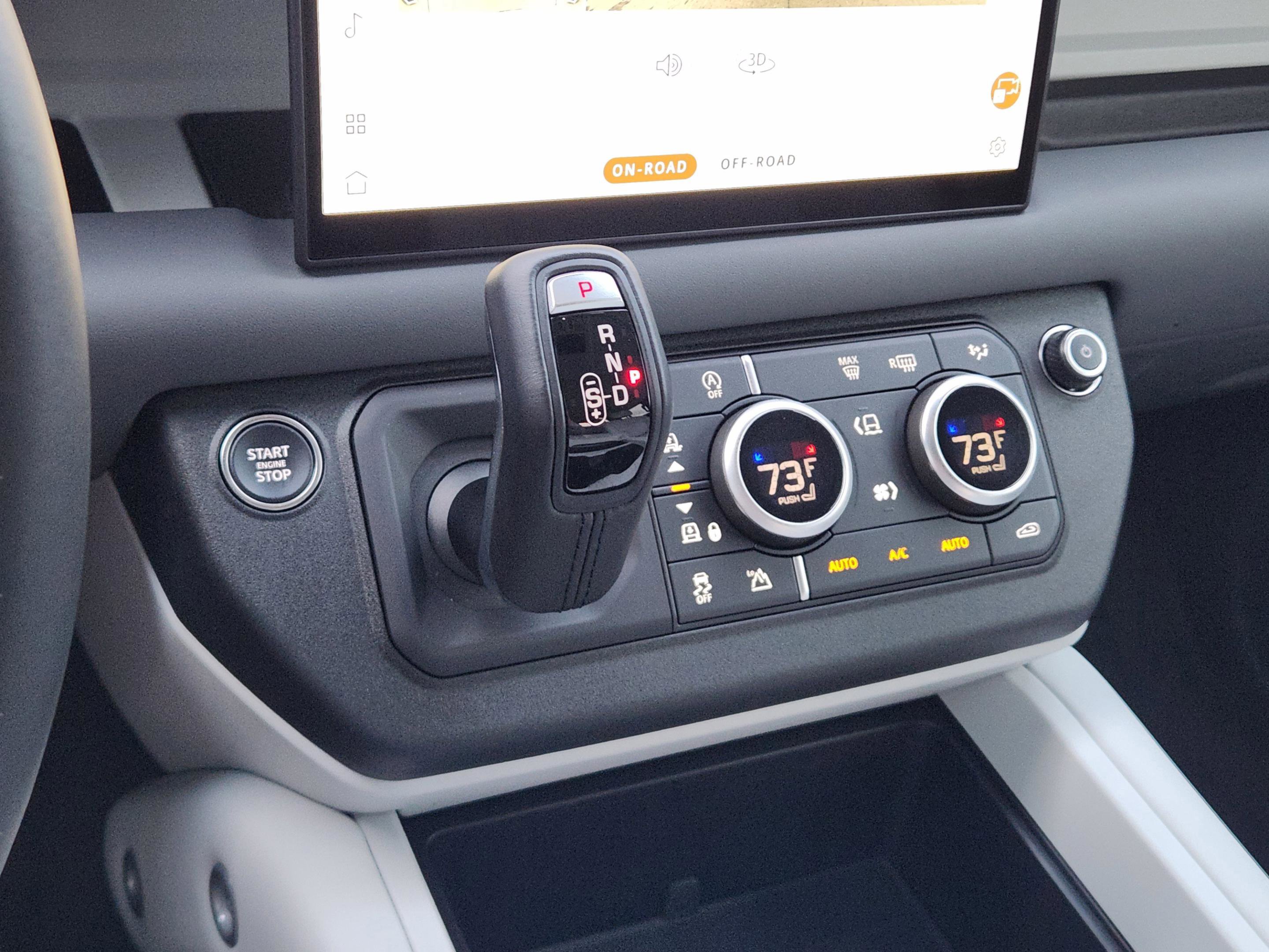 Certified 2025 Land Rover Defender 110 X-Dynamic SE AWD/4WD image 15