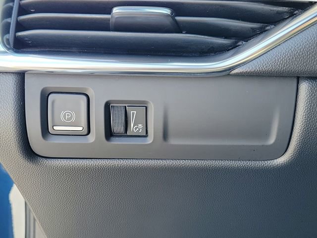 Used 2022 Cadillac XT4 Premium Luxury w/ Enhanced Visibility Package image 24