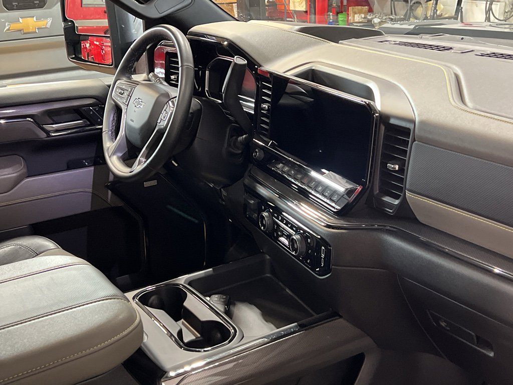 Used 2024 Chevrolet Silverado 2500 ZR2 w/ Technology Package image 29