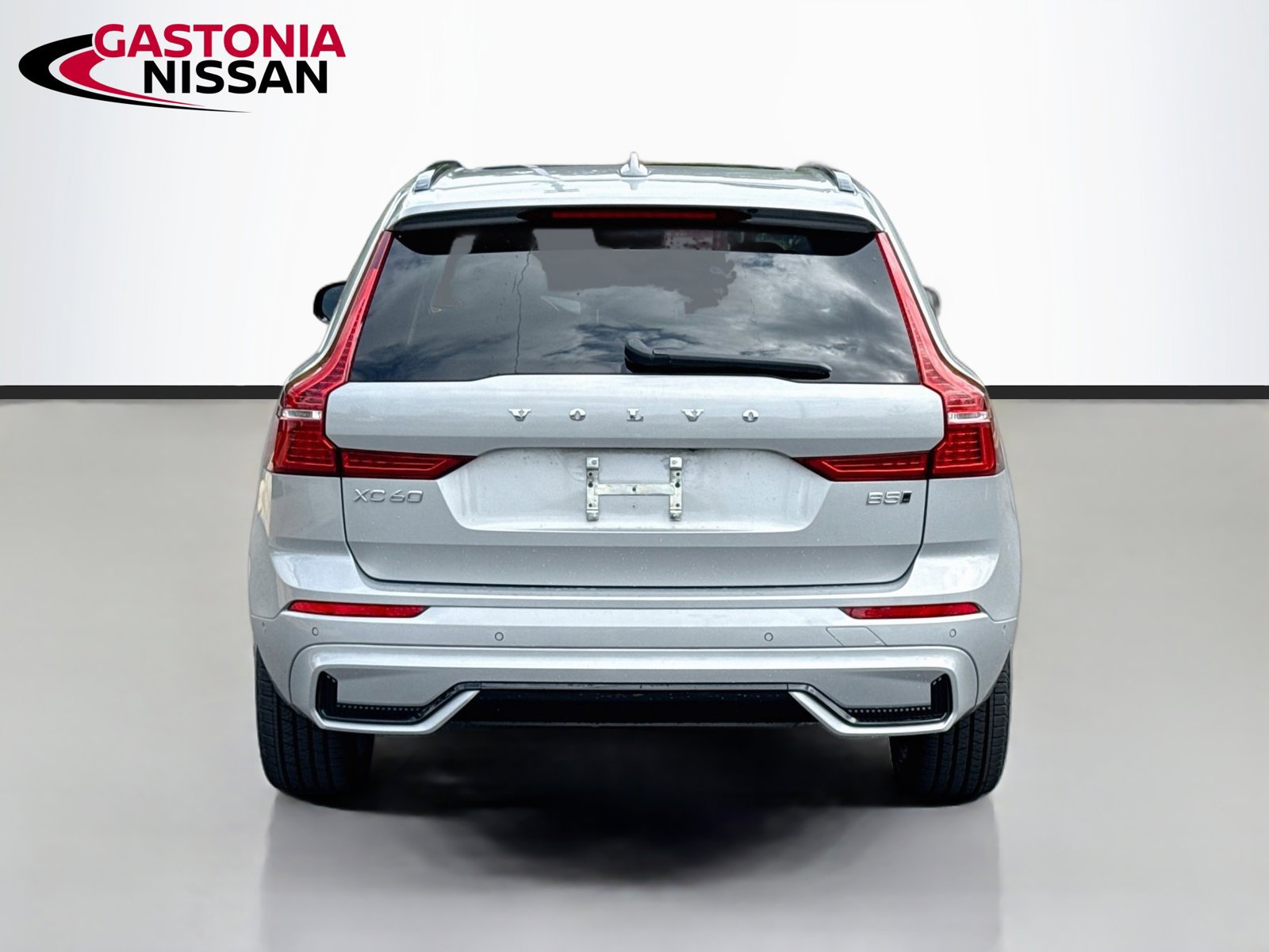 Used 2024 Volvo XC60 B5 Plus w/ Protection Package Premier AWD/4WD image 7