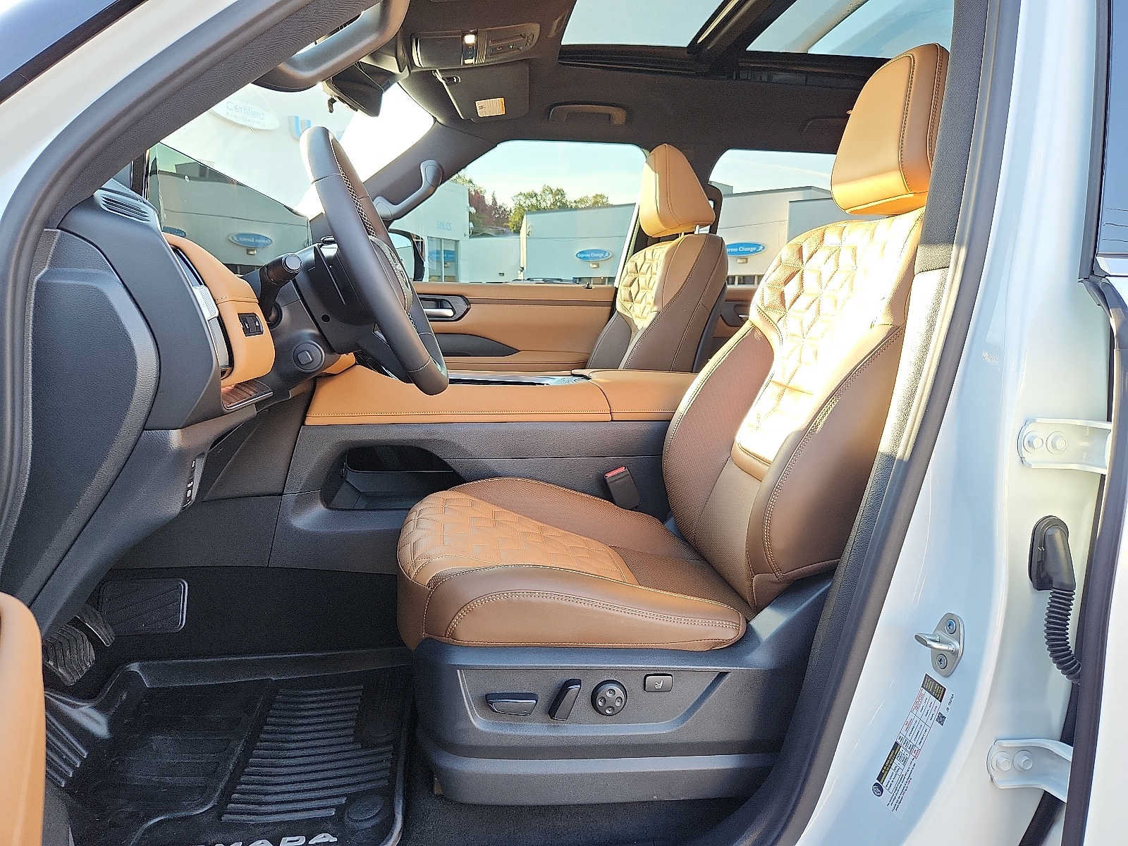 Used 2026 Nissan Armada Platinum Reserve AWD/4WD image 13