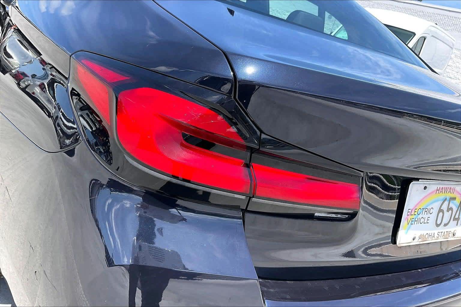 Used 2023 BMW 530e w/ M Sport Package RWD image 32