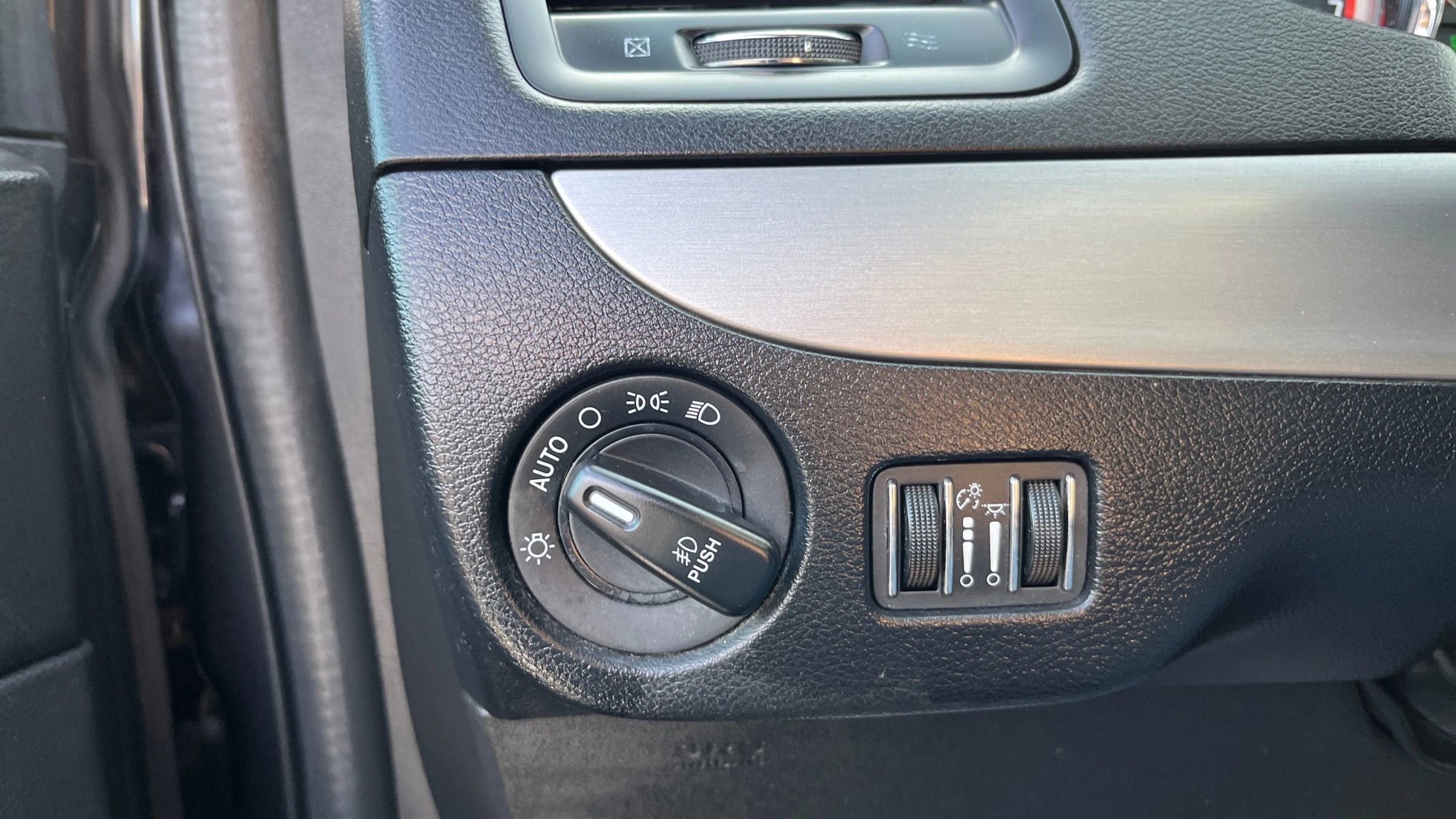 Used 2018 Dodge Grand Caravan SXT w/ Blacktop Package image 21