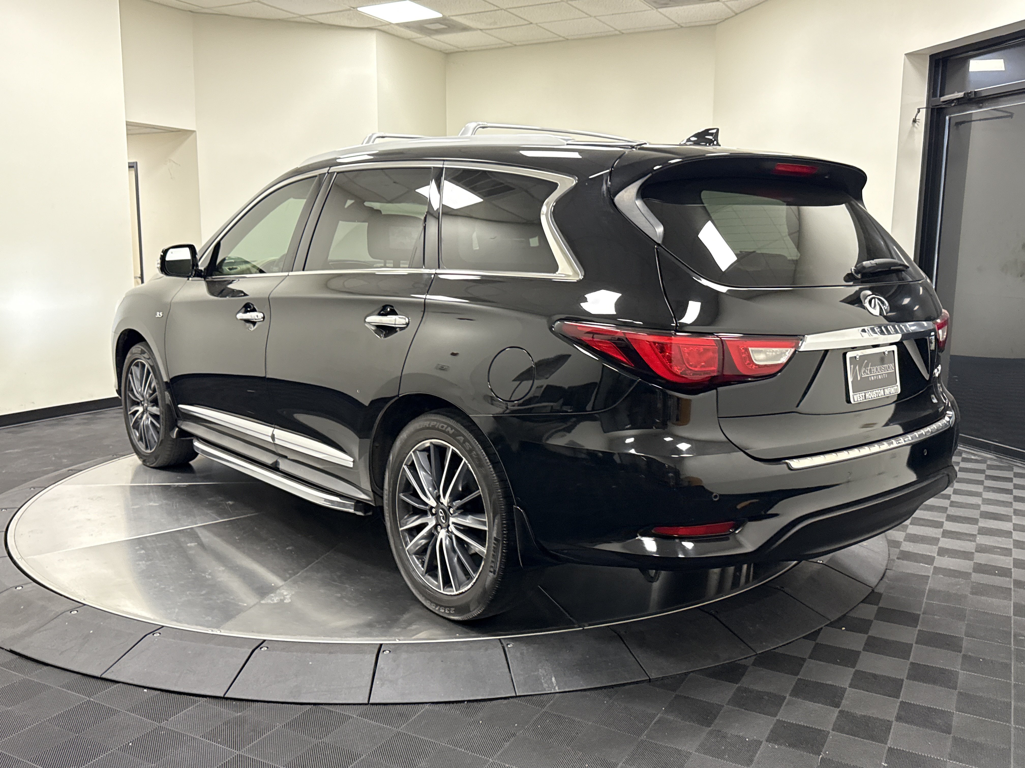 Used 2018 INFINITI QX60 FWD w/ Deluxe Technology Package image 5