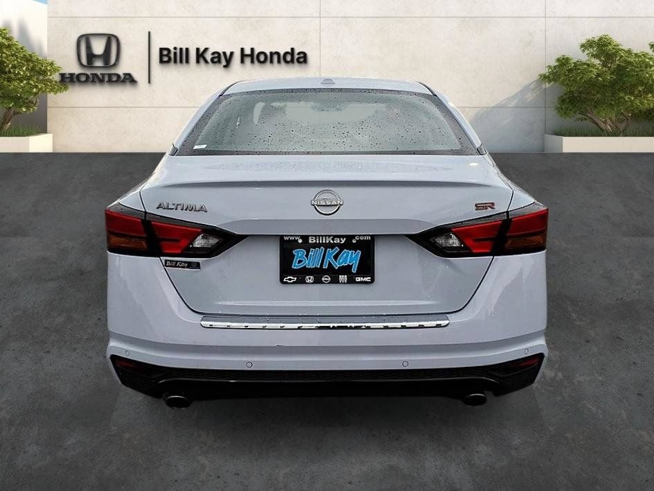 Used 2023 Nissan Altima 2.5 SR w/ SR Premium Package FWD image 4