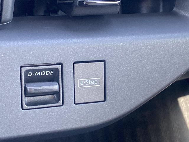 New 2026 Nissan Leaf SV+ w/ Floor Mat Package (SV+) FWD image 19