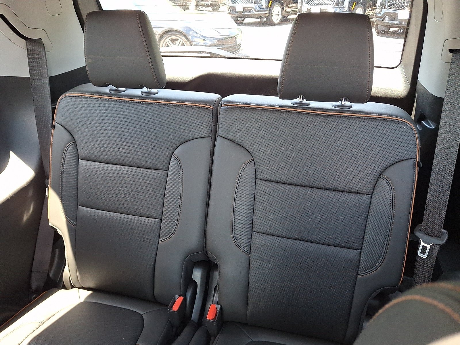 Used 2023 GMC Acadia AT4 w/ Technology Package AWD/4WD image 12