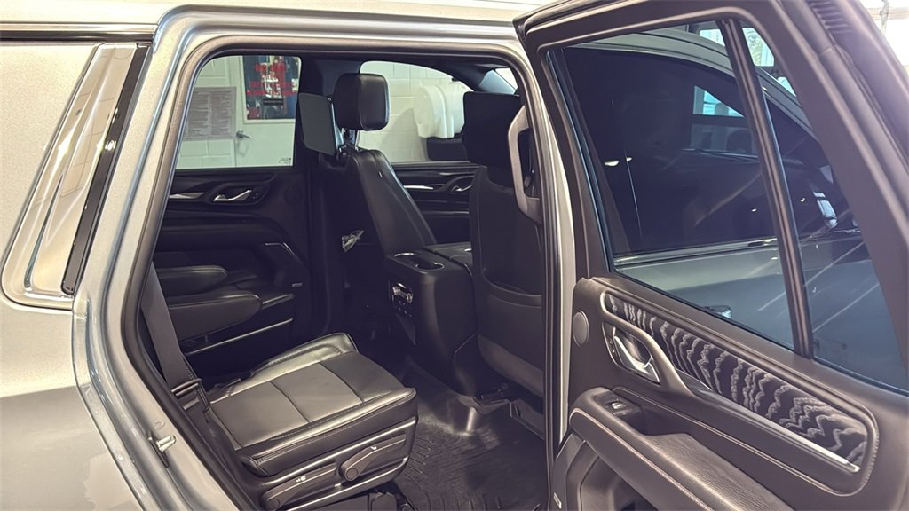 Used 2024 GMC Yukon Denali w/ Denali Reserve Package image 14