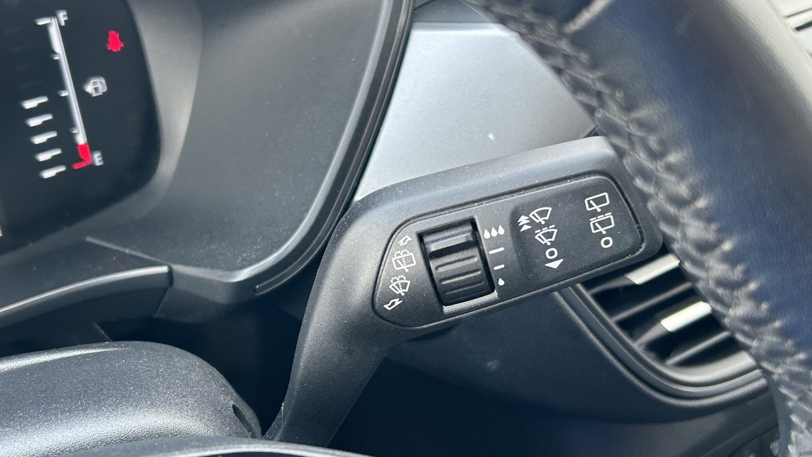 Used 2024 Ford Escape Active image 25