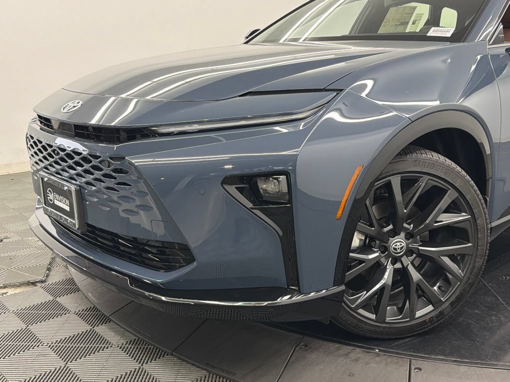 New 2026 Toyota Crown Signia AWD/4WD image 3