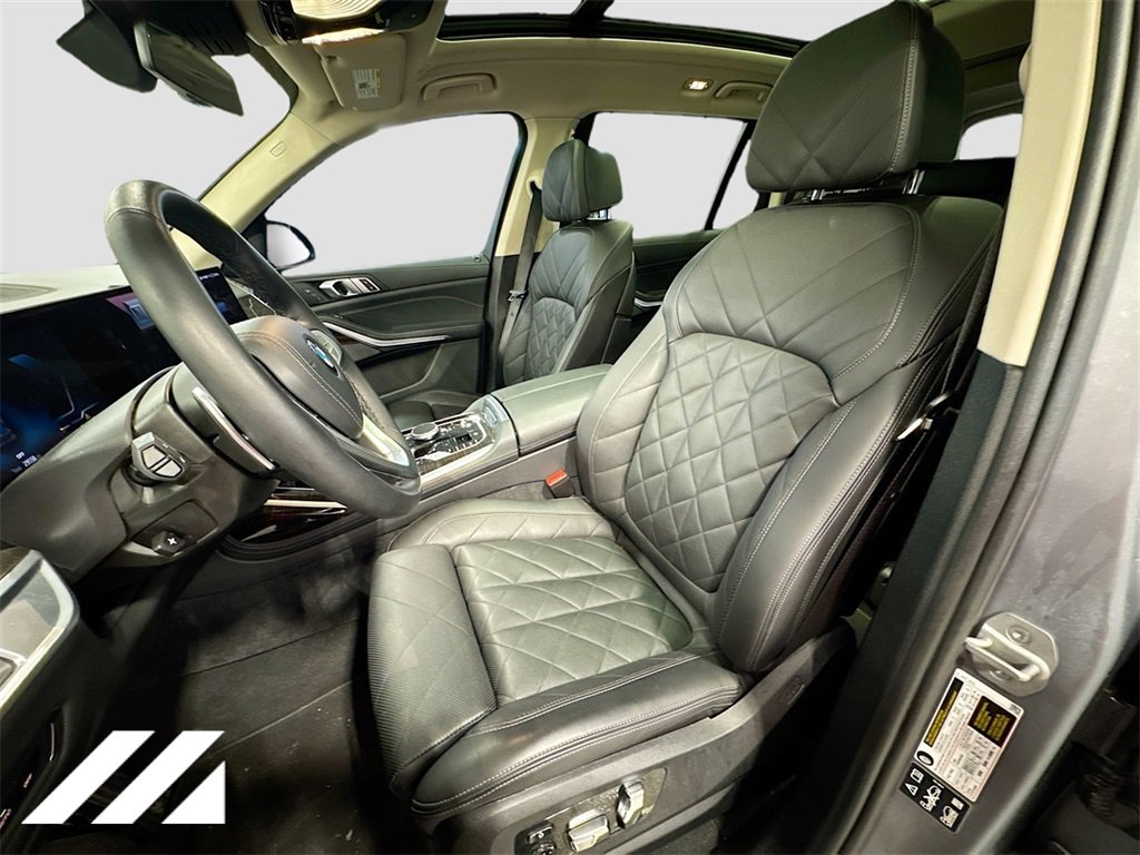 Used 2024 BMW X7 xDrive40i w/ Premium Package image 23