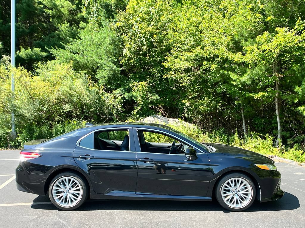 Used 2020 Toyota Camry XLE FWD image 6