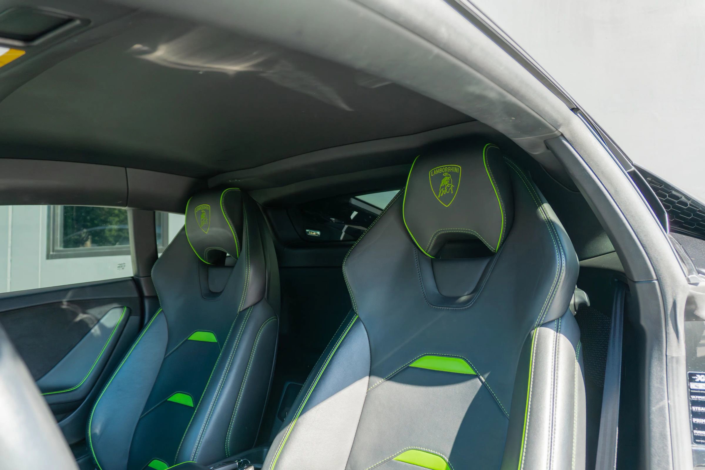 Used 2020 Lamborghini Huracan EVO image 33