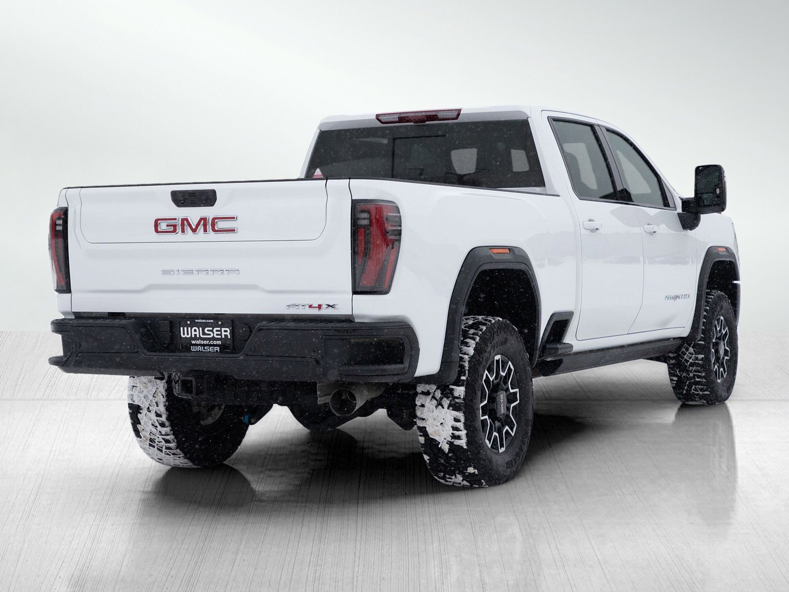 Used 2025 GMC Sierra 2500 AT4X image 5
