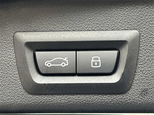 Used 2025 BMW X5 xDrive50e w/ Premium Package image 25