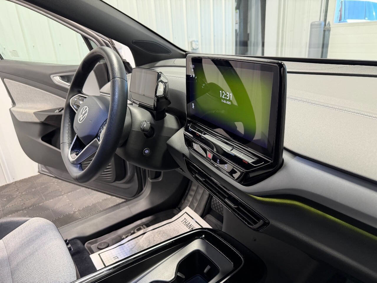 Used 2023 Volkswagen ID.4 Pro image 17
