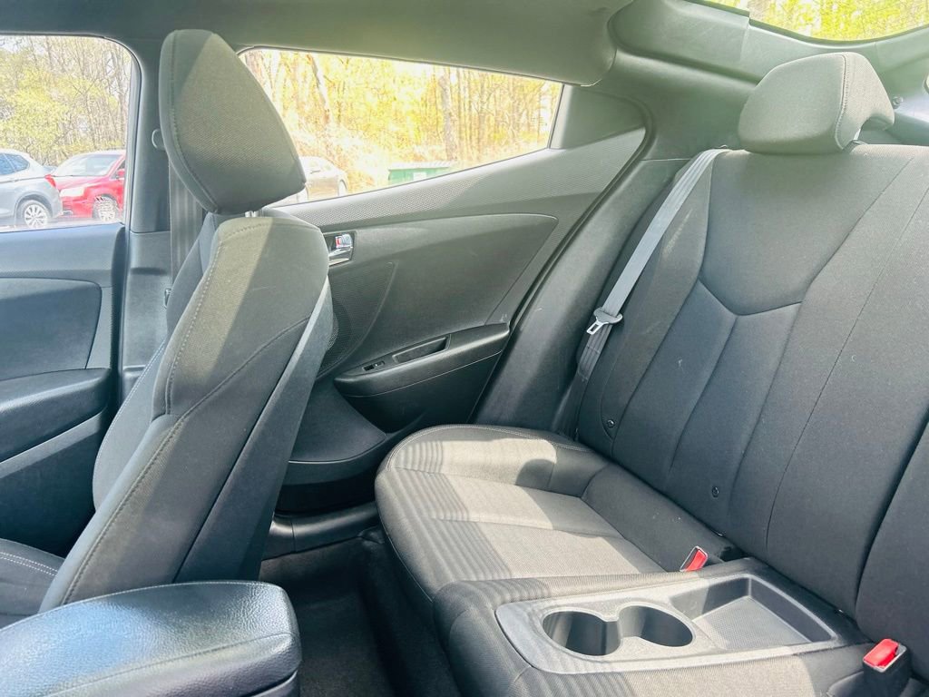 Used 2017 Hyundai Veloster image 22